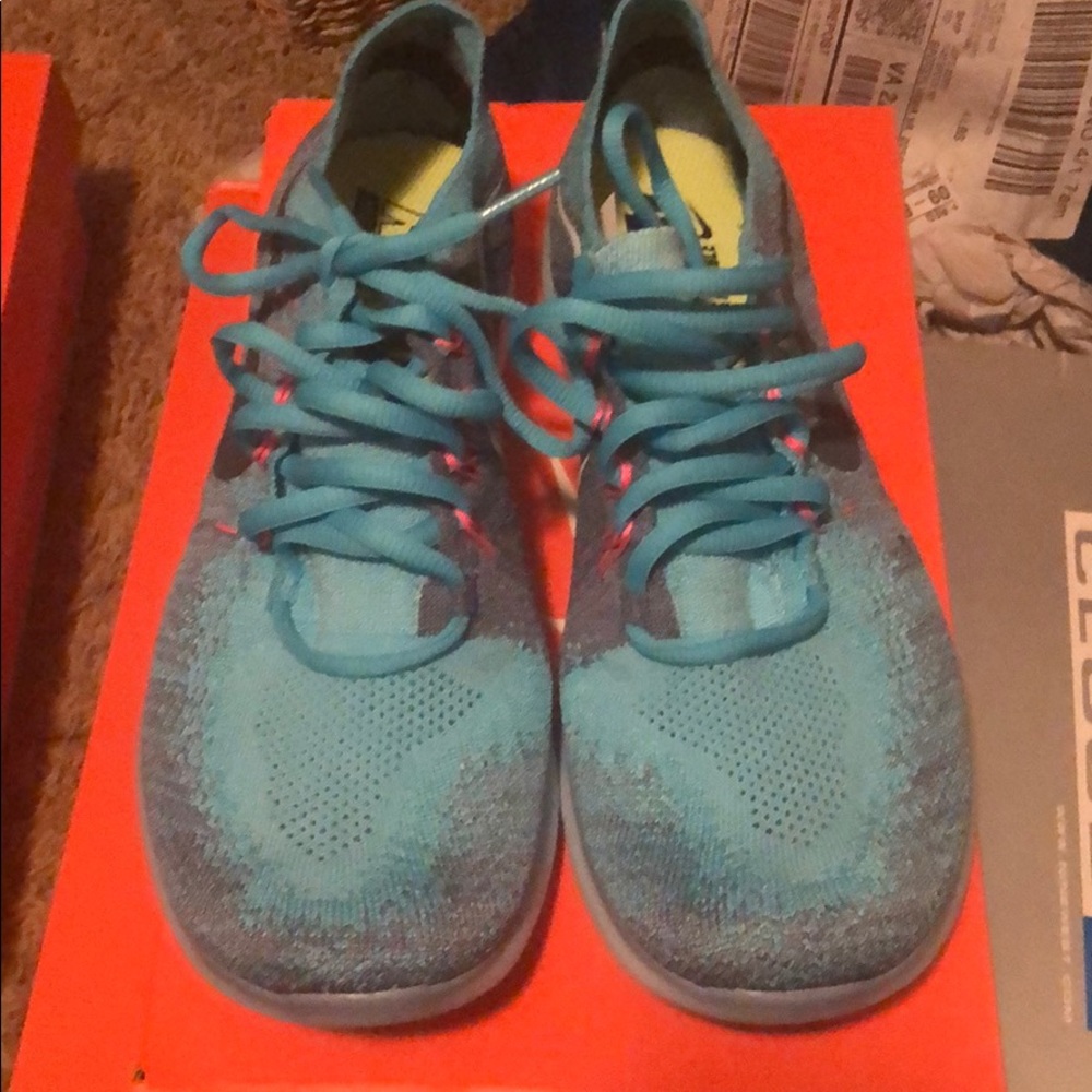Brand new Nike free Rn flyknit
